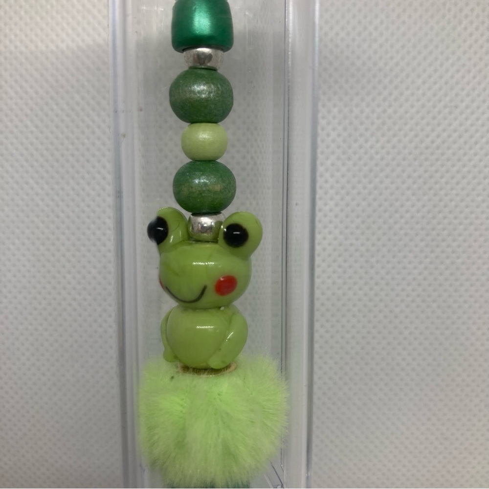 Hand Beaded Pen w/Display Box and Two Ink Refills